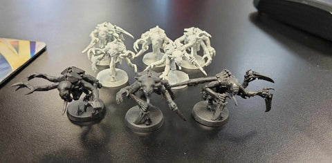 [PRE OWNED] Tyranid Genestealers (8)