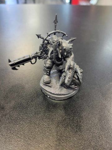 [PRE OWNED] Ogryn Traitor Blood Guard (1)