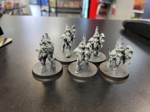 [PRE OWNED] Tyranid Barbgaunts (5)