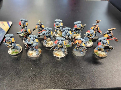 [PRE OWNED] Space Wolves Blood Claws (15)
