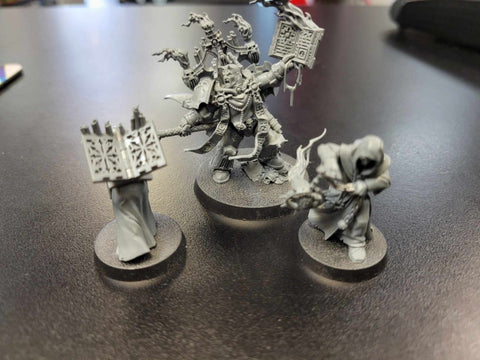 [PRE OWNED] Dark Apostle w/Acolytes