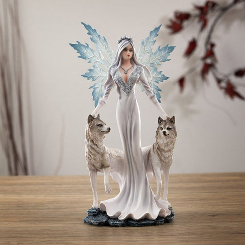 Snow Queen with Wolves C/6